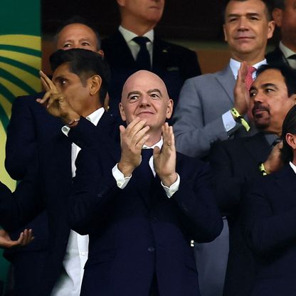 ما هو بند "إنفانتينو" الغريب في عقود فيفا مع قنوات بث كأس العالم
