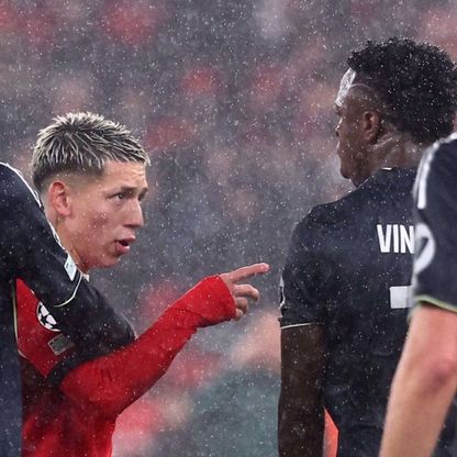 إنفانتينو يحذر اللاعبين: البطاقة الحمراء عقوبة تغطية الفم