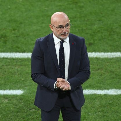 دي لا فوينتي يثور بسبب حارس برشلونة ويؤكد أهمية لابورت مع إسبانيا