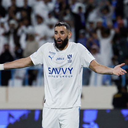 هل يشارك كريم بنزيما مع الهلال أمام النجمة في الدوري السعودي؟