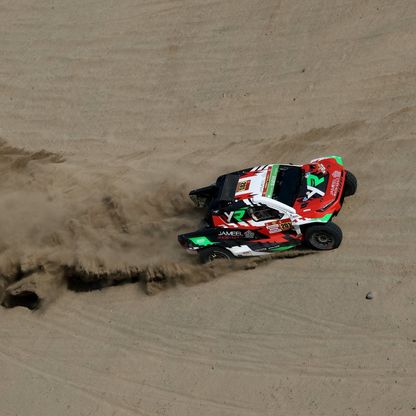 انسحاب الراجحي من رالي داكار.. ولاتيغان ينتزع الصدارة