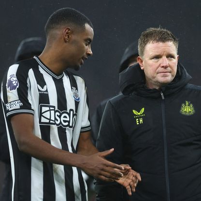 جمهور نيوكاسل يهاجم إيزاك.. وهاو يطالب بحل سريع للأزمة