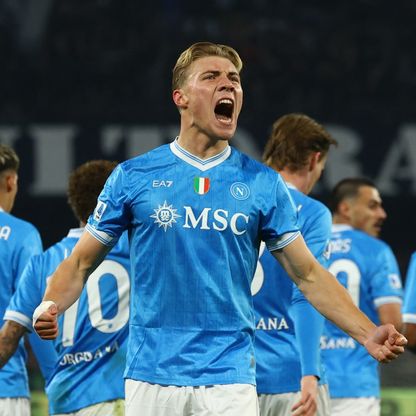 ثنائية هويلوند تعيد نابولي لصدارة الدوري الإيطالي بالفوز على يوفنتوس