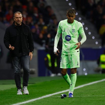 فليك يلمح لاستبعاد لامين يامال أمام إشبيلية ويرحب بعودة غافي بعد 172 يوماً