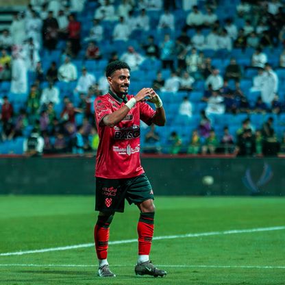 شاهد.. الخليج ينتزع التعادل من الخلود في الدقيقة 86