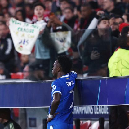 بنفيكا يوقف 5 مشجعين بسبب "سلوك عنصري" ضد فينيسيوس