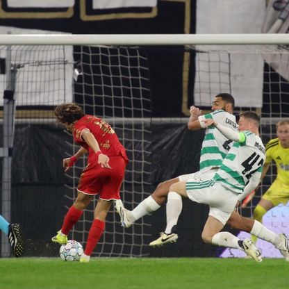 لاسك يسحق سلتيك بخماسية مثيرة ويتأهل لدوري أبطال أوروبا