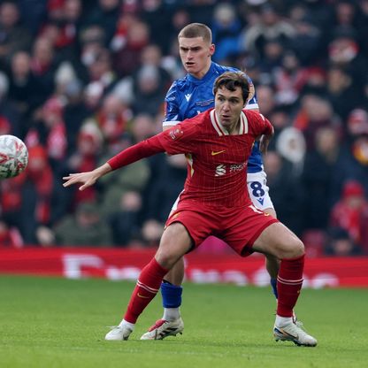 مشاركة كييزا في تشكيلة ليفربول الأساسية أمام برايتون