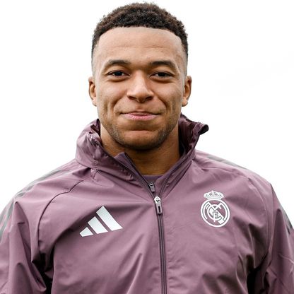 أربيلوا يؤكد جاهزية مبابي ويتذكّر كريستيانو بسبب عشاء لاعبي ريال مدريد