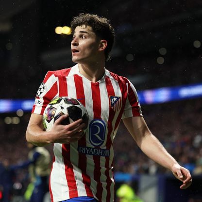 "هل تضمن البقاء حياً؟".. ردّ ساخر من رئيس أتلتيكو مدريد حول خوليان ألفاريز