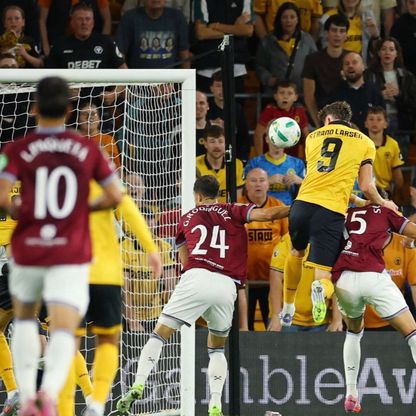 ولفرهامبتون يرفض عرضاً جديداً من نيوكاسل لضم بديل إيزاك