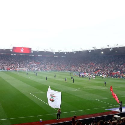 حرمان مشجعين إنجليزيين من حضور المباريات 3 سنوات بعد "خدعة سخيفة"