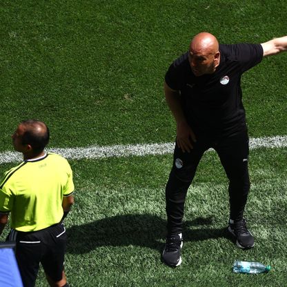 حسام حسن: منتخب مصر يستحق ركلة جزاء مليون%.. وأين الـVAR؟