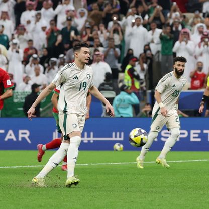 "صفعة وقبلة بالرأس" عبد الله الحمدان يعتذر لرينارد بعد "بانينكا" فاشلة