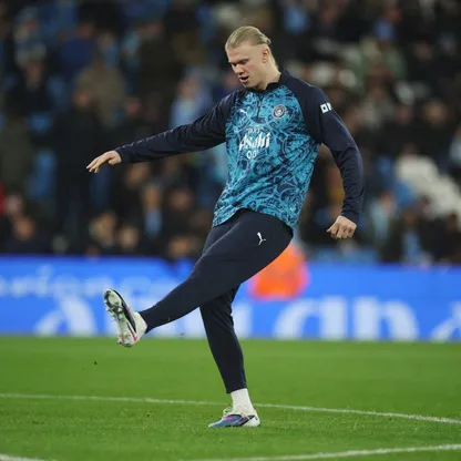 إيرلينغ هالاند أثناء الإحماء قبل مباراة مانشستر سيتي ونيوكاسل بكأس الرابطة الإنجليزية - 4 فبراير 2026