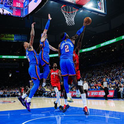 NBA.. حامل اللقب ثاندر يفتتح الموسم بالفوز على روكتس