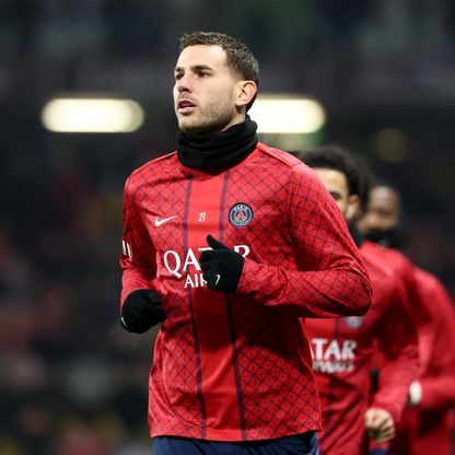 "عاملهم كالعبيد".. لاعب سان جيرمان متهم بـ"الاتجار بالبشر"