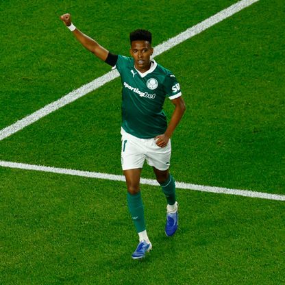 الفتى الذهبي إستيفاو يهز شباك فريقه الجديد تشيلسي بهدف رائع