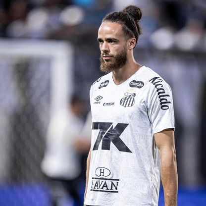 الجزائري بلال براهيمي يعيش الجحيم في سانتوس ويريد الرحيل