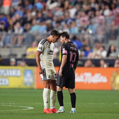 تغريم ليونيل ميسي بعد "صفع" منافس بالدوري الأميركي