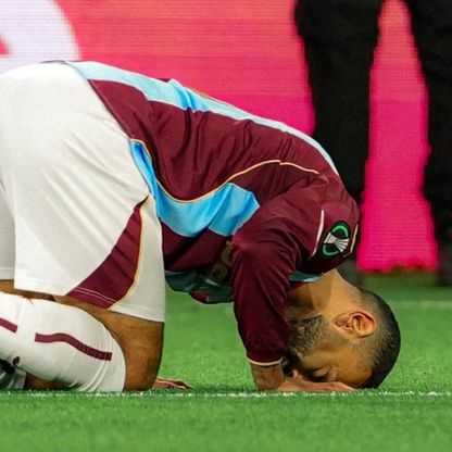 محمد صلاح ثالث لاعب في التاريخ يصنع ويسجل في جميع بطولات "يويفا" للأندية