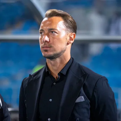 ماتياس يايسله مدرب النادي الأهلي في مباراة الرياض بالدوري السعودي - 26 فبراير 2026