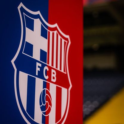 برشلونة يدعم فليك ويعدّ "شكوى رسمية" بشأن مواعيد المباريات