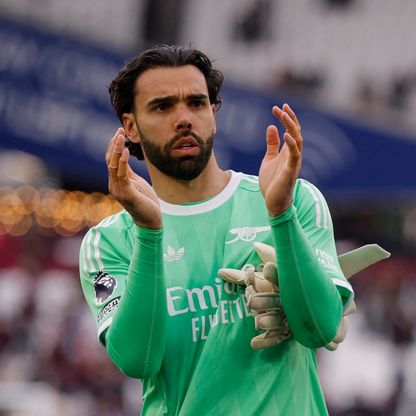 ديفيد رايا يحصد جائزة أفضل حارس في الدوري الإنجليزي الممتاز