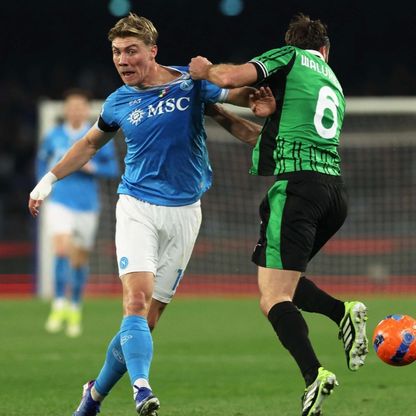 وعكة صحية مُفاجئة تحرم هويلوند من قمة نابولي وميلان