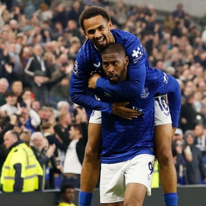 الهزيمة الرابعة توالياً.. إيفرتون يُمزق شباك تشيلسي ويطرق أبواب أوروبا