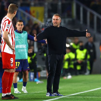 فليك يؤمن بعودة برشلونة وينتقد التحكيم بمواجهة أتلتيكو مدريد