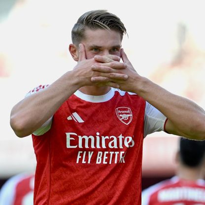 غيوكيريس يخطف قلوب جماهير أرسنال بهدف رائع أمام بلباو