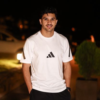 الجزائري منصف بقرار يصل إسبانيا لبدء مشواره مع الأهلي