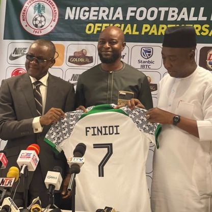 مدرب نيجيريا يُطالب لاعبيه بالالتزام من أجل التأهل للمونديال