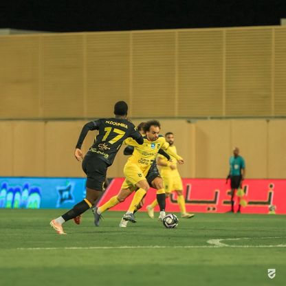 شاهد.. رايكوفيتش يتألق أمام الحزم في شوط أول محبط للاتحاد