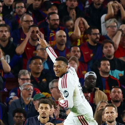 كابوس "كامب نو".. مبابي يسجل هدفه 14 في 11 مواجهة ضد برشلونة