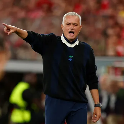 جوزي مورينيو من مباراة فيناربخشة وبنفيكا بالدور التأهيلي لدوري أبطال أوروبا - 29 أغسطس 2025