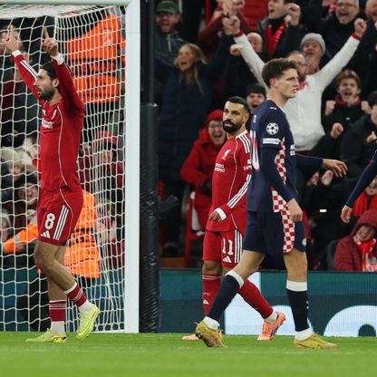 سوبوسلاي يصحح خطأ قائد ليفربول ويتعادل مع آيندهوفن بالشوط الأول