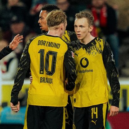 دورتموند يستغل النقص العددي لكولن ويستعيد توازنه في الدوري الألماني