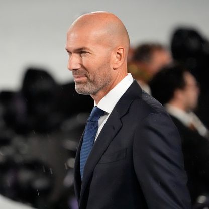 الأسطورة زيدان يحضر القمة العربية لمتابعة حارس الجزائر