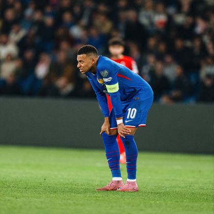 كيليان مبابي المصاب ينسحب من معسكر فرنسا ويعود إلى مدريد