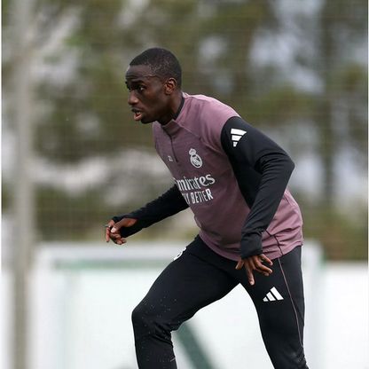 ألفارو أربيلوا يريح 3 مدافعين ويستعيد فيرلان ميندي لمواجهة جيرونا