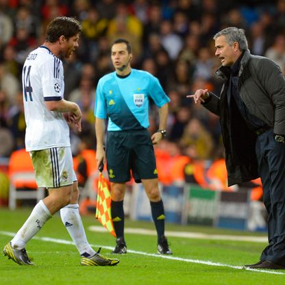 تشابي: مورينيو مهم جداً لريال مدريد ويكنّ عاطفة كبيرة له