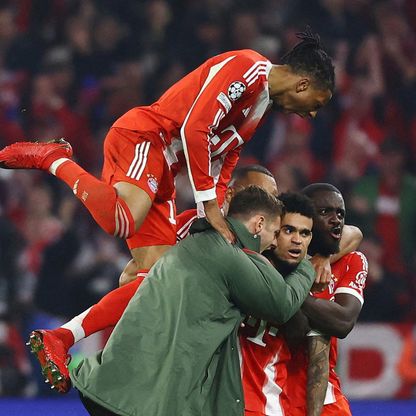 بايرن ميونيخ يسخر من ريال مدريد.. مستحضراً لاعباً أسطورياً متوفياً