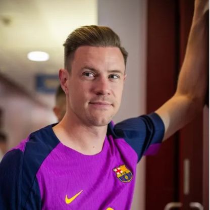 تير شتيغن يدخل غرفة العمليات ويضع برشلونة في ورطة