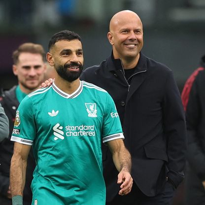 آرني سلوت يتجنّب سؤالاً عن تواصله مع محمد صلاح بعد خروج مصر من كأس إفريقيا