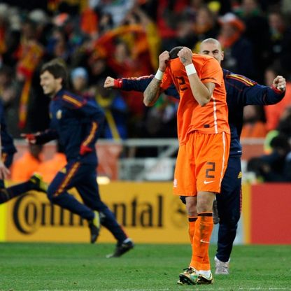 "لم يكن أحد يعرف أنني أغرق".. نجم هولندي يروي تفاصيل 15 عاماً من الاكتئاب