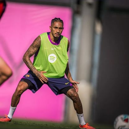 برشلونة يتلقى خبراً ساراً بعودة القائد رافينيا للتدريبات