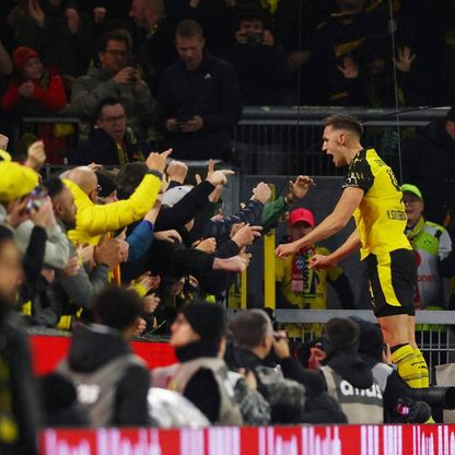 رغم تجديد عقده.. جمهور دورتموند يهاجم شلوتربيك والنادي يستنكر