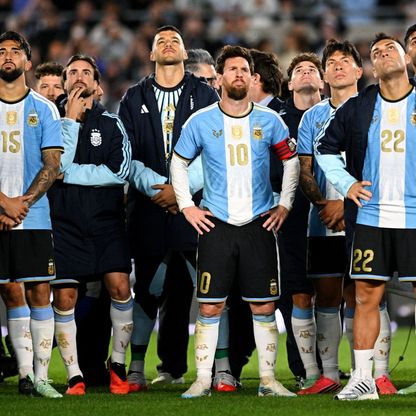 ميسي يودّع الأرجنتين.. غياب بطلين من مونديال قطر يثير التساؤلات